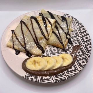 Crepes with banana and nutella