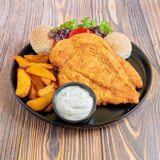 Hrskava piletina sa hrskavim krompirima i tartar sosom