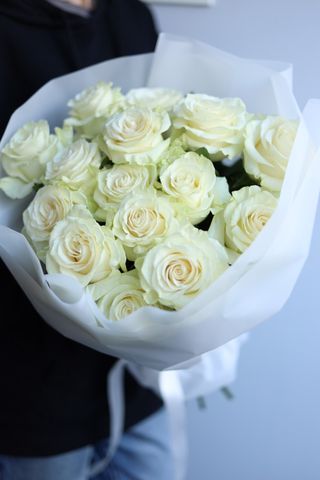 Klasyczny bukiet z Białych róż (11 róż +)