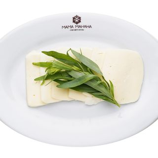 Сир сулугуні з тархуном (100 г)