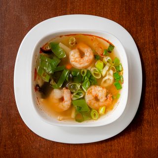 Tajska zupa TOM YAM GUNG z krewetkami