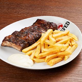 Ribs con patate fritte mezza baffa