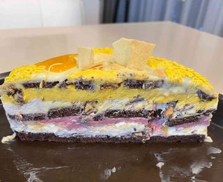 Tort Ganache de Ciocolata Alba si Fructe