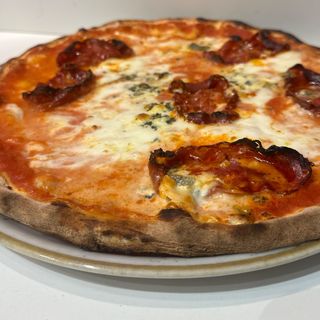 Salame piccante e gorgonzola