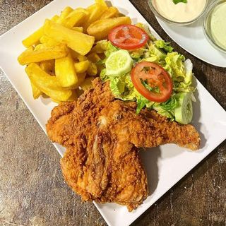 Pechuga De Pollo Al Panko Y Patatas Fritas