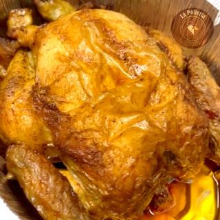  1 Pollo intero, una porzione di patate grande ed 1 bibita omaggio