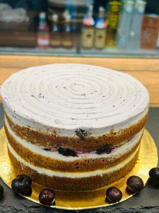 Торта "Боровинка и Дубайски шоколад" 8 парчета