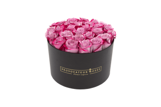 Caja redonda con 20-25 rosas deep purple frescas