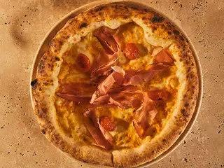 Pizza Speck y 'Nduja