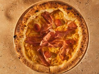 Pizza Speck y 'Nduja