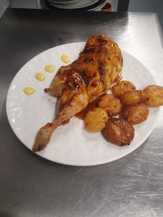 Medio Pollo JJ Asado A La Brasa