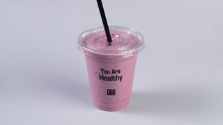 Berry Blitz   -  Calories: 200–250 kcal