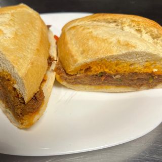 Bocadillo De Carne Mechada