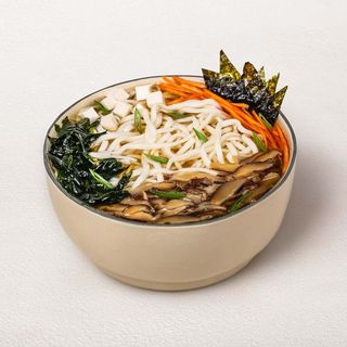 Vegetarian ramen with and shiitake mushrooms