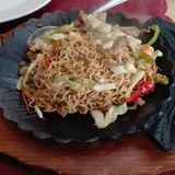 Espaguetis chinos a la plancha tres delicias