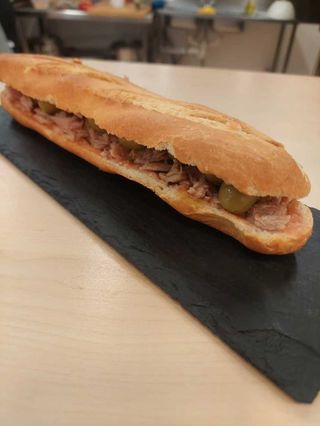 BOCADILLO DE ATÚN 