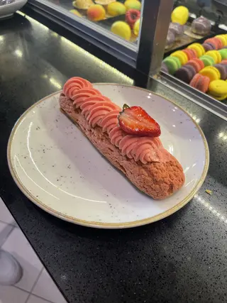 Eclair strawberry