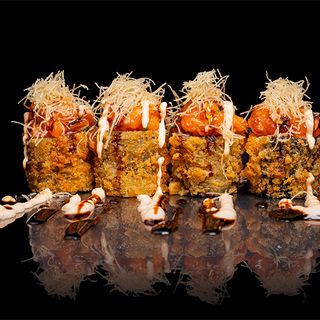 76. Frito Hosomaki Spicy Sake