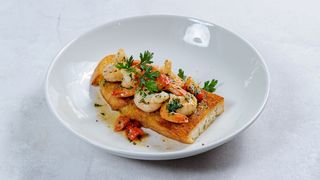 Krewetki w sosie winno-maślanym