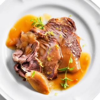 Orecchie di maiale brasato