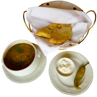 Ciorbă cu tăiței fragezi de pui