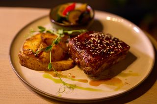 Costita de porc cu castraveti aziatic