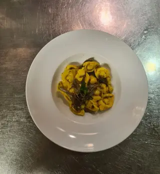 Cappelletti con tartufo estivo