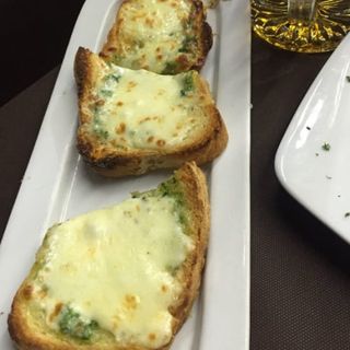 Pan de ajo y queso