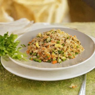 154. Пържен ориз с пилешко и яйца (800г)