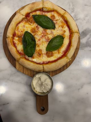 Д. Пицца Маргарита.