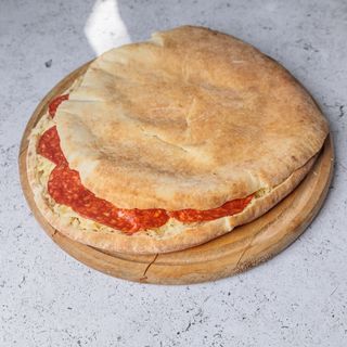 Lepinja sa kačkavaljem i kulenom