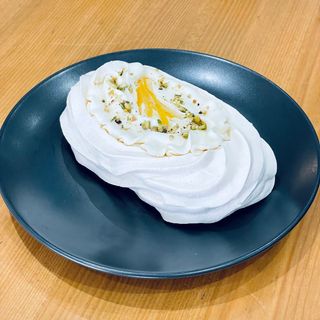 Торта Павлова с Лимонов кърд