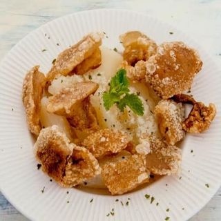 Yuca Con Chicharrones