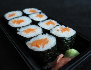 Maki de salmón (8 uds.)