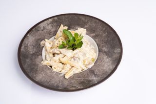 Penne sa piletinom i šampinjonima 430 gr