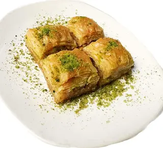 Баклава с орехи