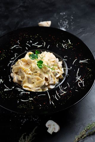 Феттучини с курицей и грибами