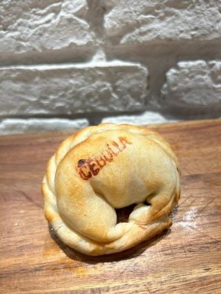 Empanada De Cebolla Y Queso