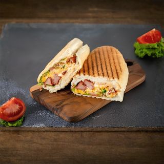 მექსიკური მდნარი ყველით პურში