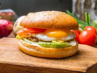 Hamburguesa Con Huevo