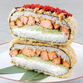 Суші-бургер з лососем теріяки