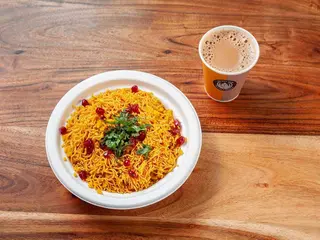 Poha + herbata
