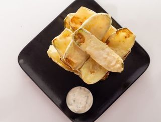 Хрупкави тиквички по гръцки с Дзадзики (250г)