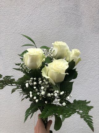 4 Rosas Blancas