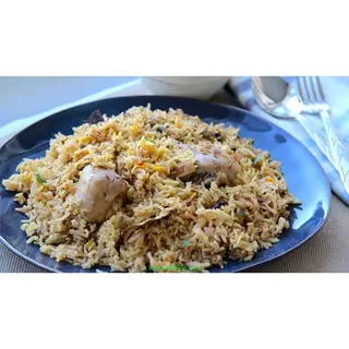 Chicken Pilau, Kachumbari and Soda 300ml