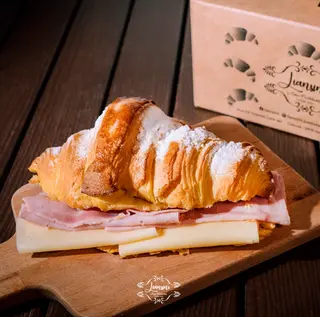 Croissant Misto c/ Manteiga