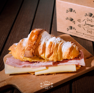 Croissant Misto c/ Manteiga
