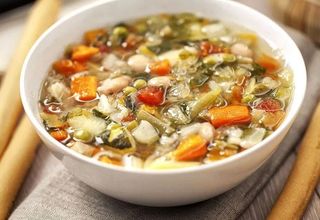  Pasta con minestrone di verdure