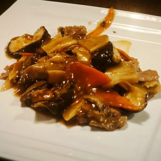 Anatra con funghi e bambù