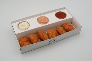 Chicken nuggets (6buc+3 sosuri)